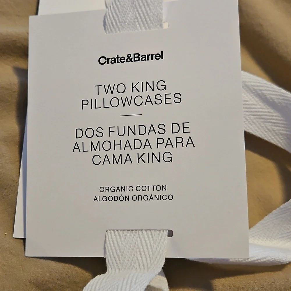 NWT Crate & Barrel Favorite Washed Organic Cotton Sand Beige King Pillowcases. 2